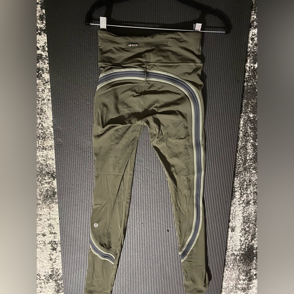 Lululemon double line leggings size 2 olive with navy stripes